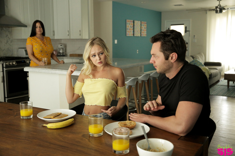 Natalia Queen Having Sex With Her Stepbrother-09