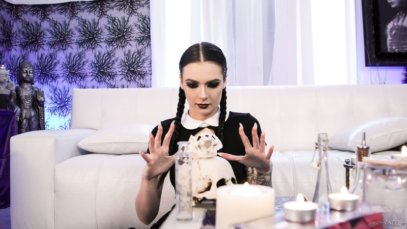 Marley Brinx As Wednesday Addams-03