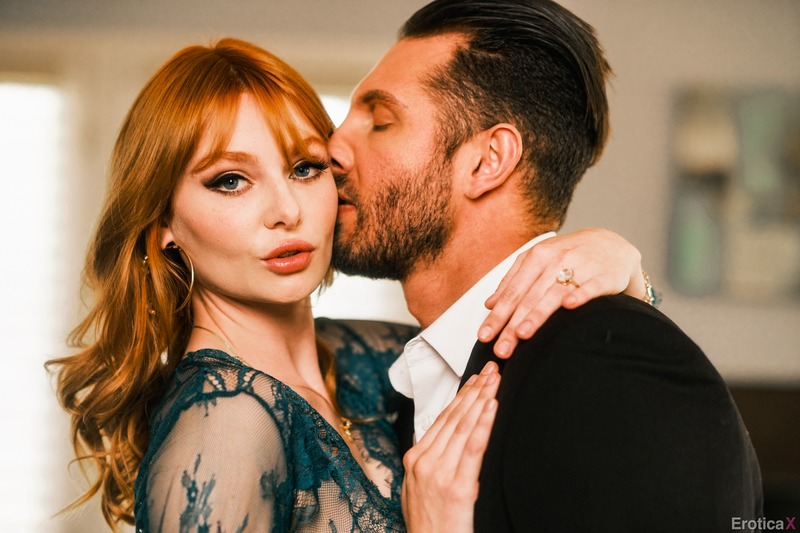 Redhead Lacy Lennon In Action-02