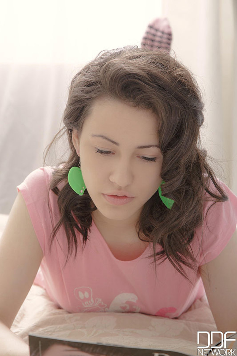 Two Sexy Teens Sharing A Cock-01