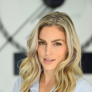 Busty MILF Ryan Ryans-00