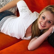 Teen girl Nicole Ashlyn gets naked-00