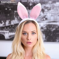 Vinna Reed Dressed As Sexy Bunny-17