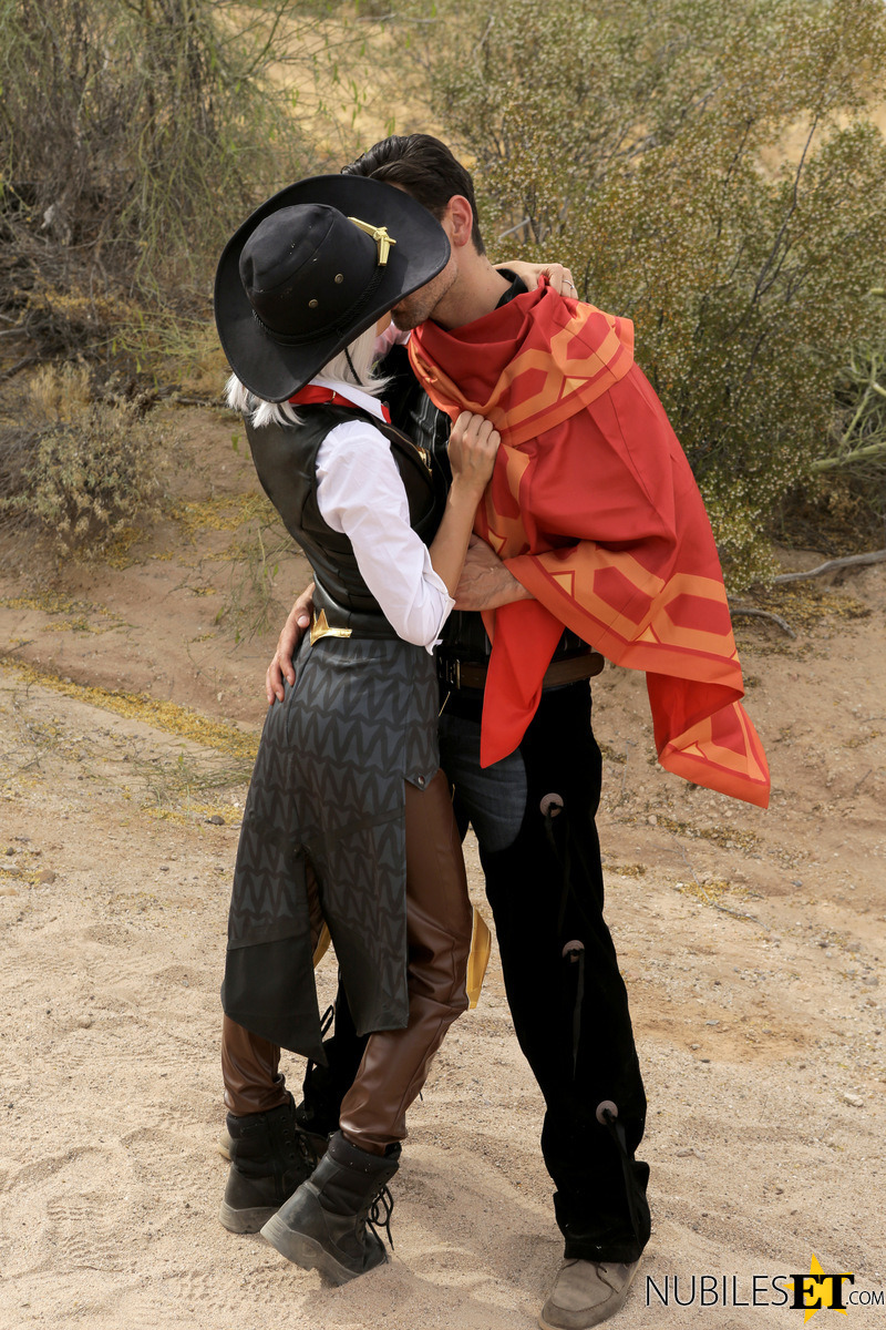 Wild Cowgirl Emma Hix-11