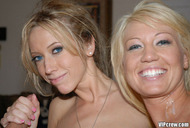 Super hot pool party action takes over the bedroom here in these pics-04